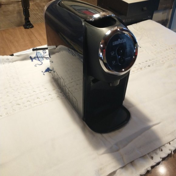 Lavazza BLUE Classy Mini Single Serve Espresso Coffee Machine - Picture 7 of 8